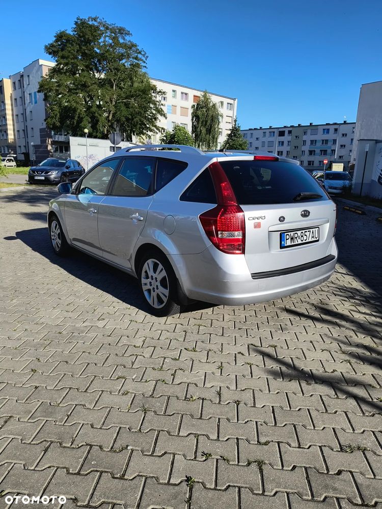 Kia Ceed - 6
