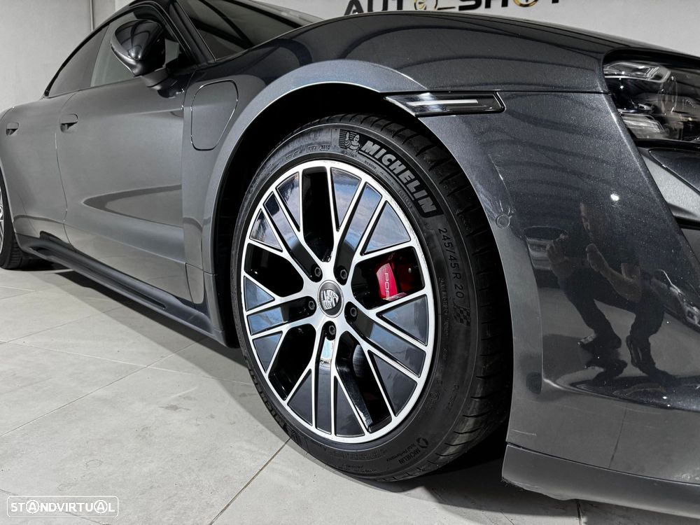 Porsche Taycan 4S - 10