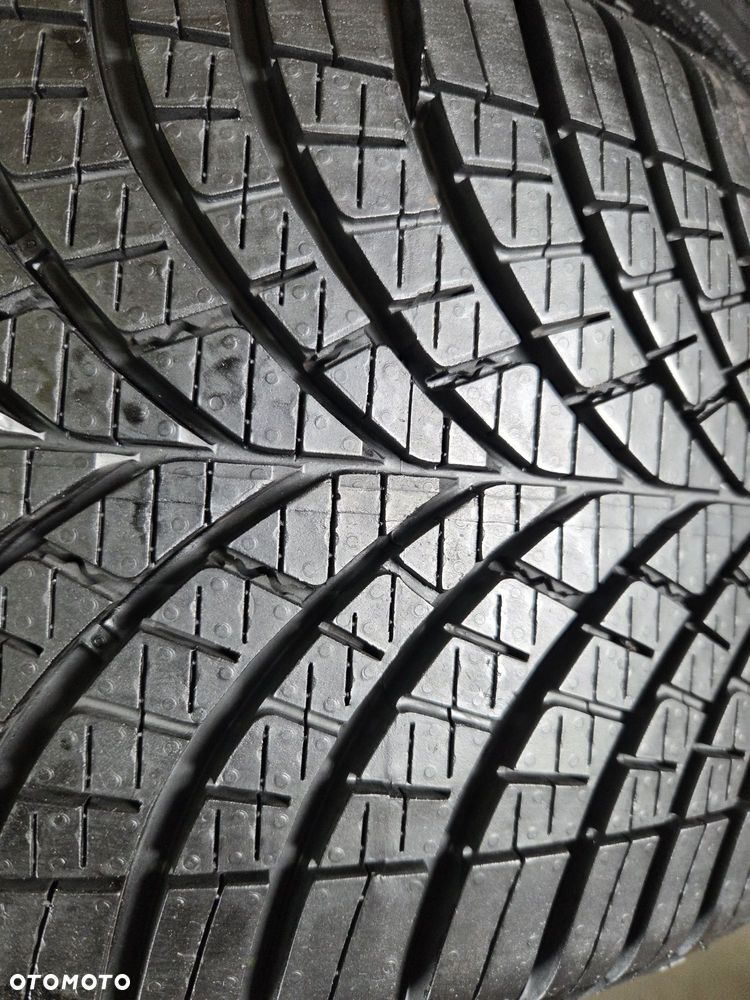 opony używane 225/40R19 Goodyear vector 4season Gen-3 - 2