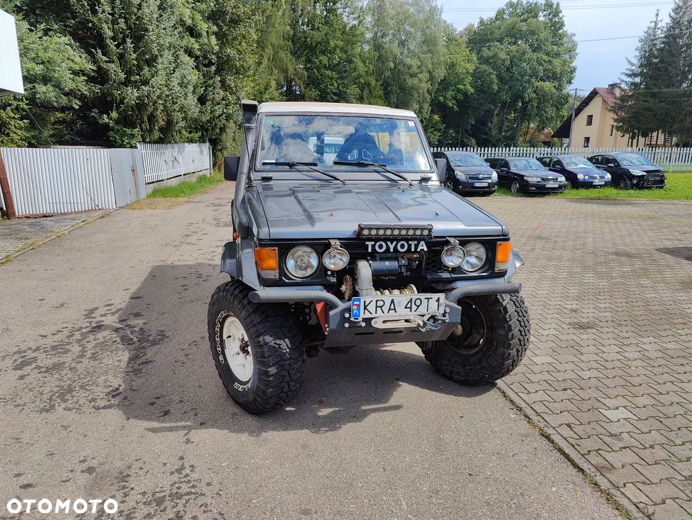 Toyota Land Cruiser - 2