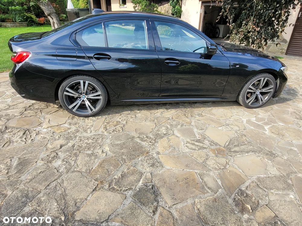 BMW Seria 3 320d M Sport - 9