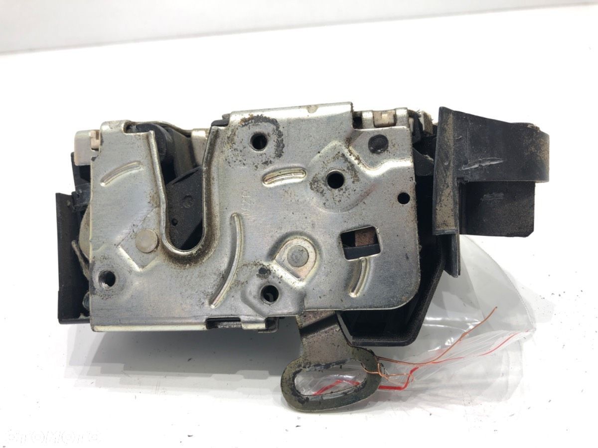 ZAMEK DRZWI PRAWY PRZÓD - 139.00 PLN - LAND ROVER FREELANDER I (L314) 1998 - 2006 1.8 i 16V 4x4 88 - 1