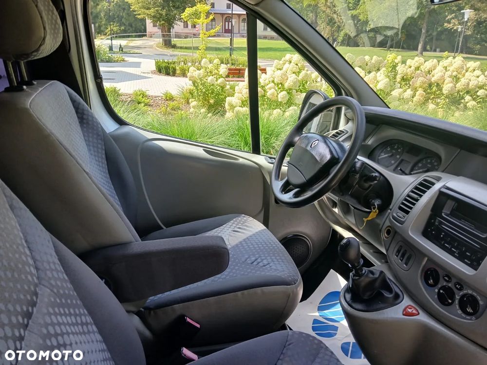 Renault TRAFIC - 25