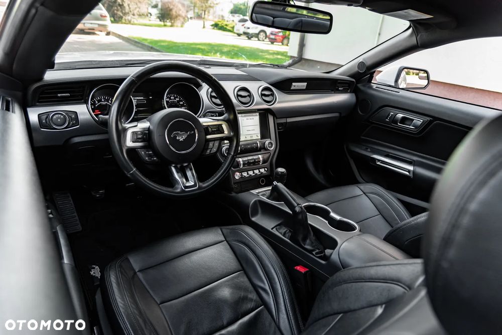 Ford Mustang - 37