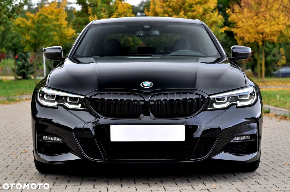 BMW Seria 3 318d M Sport Shadow - 4