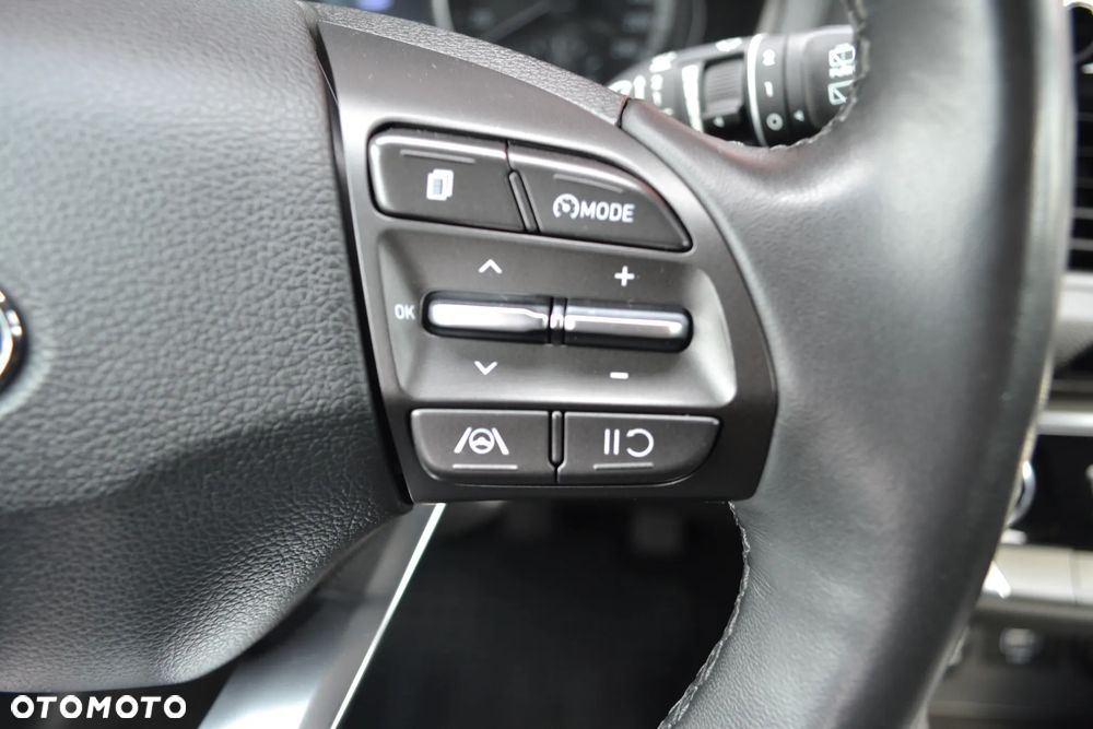 Hyundai i30 1.5 DPI Classic + - 17