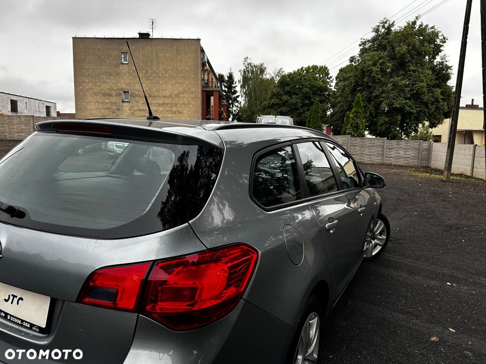 Opel Astra 1.4 150 Jahre - 8