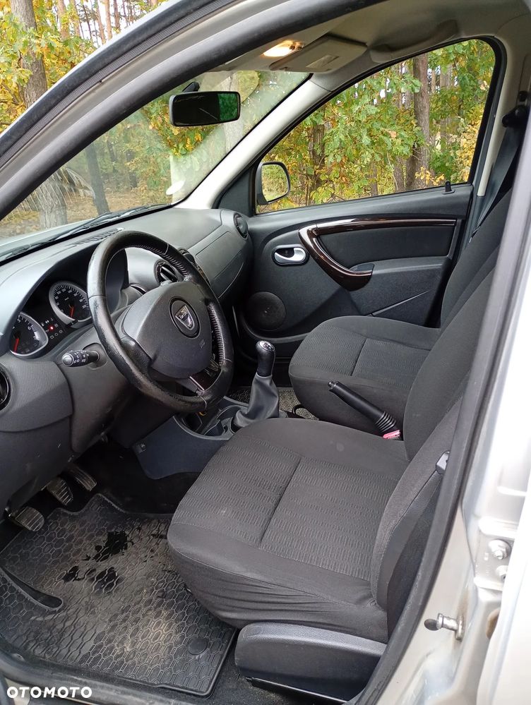 Dacia Duster 2010 photo 5