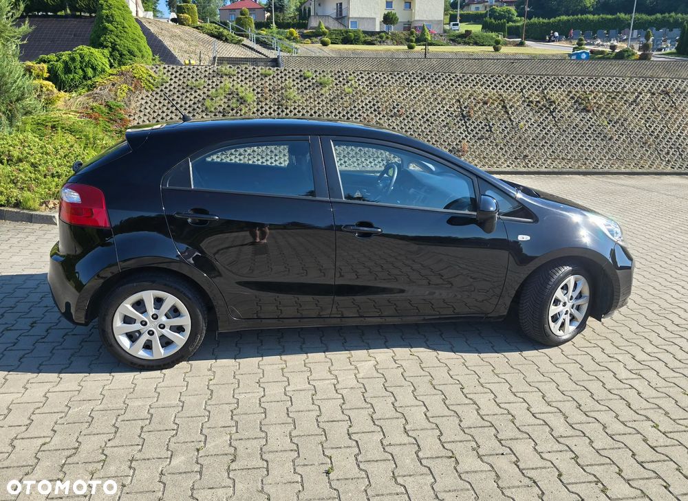 Kia Rio 1.4 L - 7