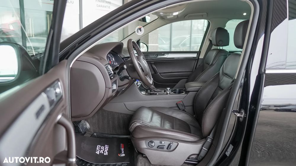 Volkswagen Touareg 3.0 V6 TDI BMT - 29