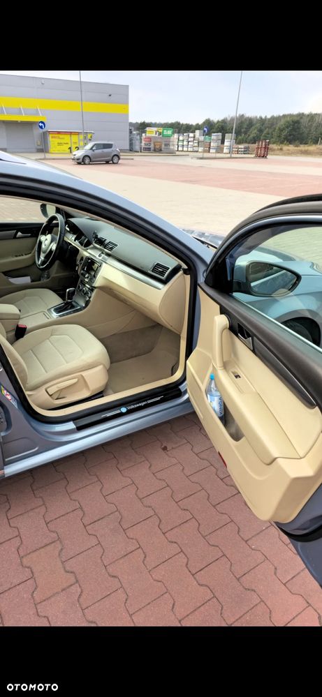 Volkswagen Passat 2.0 Blue TDI DSG SCR Comfortline - 12
