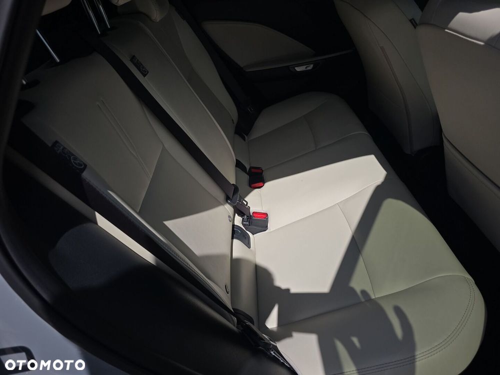 Lexus LBX - 11
