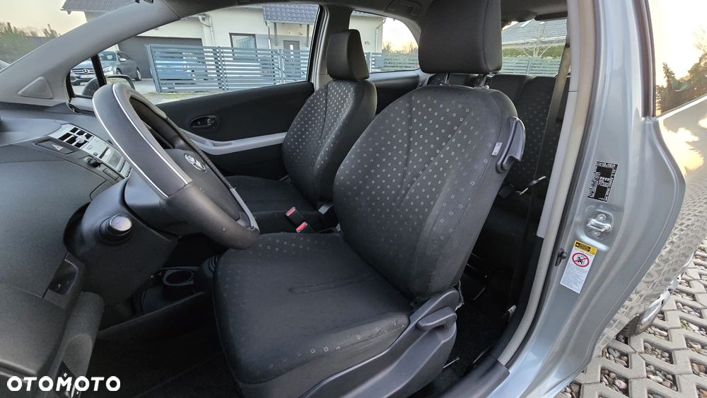 Toyota Yaris 1.0 VVT-i - 11