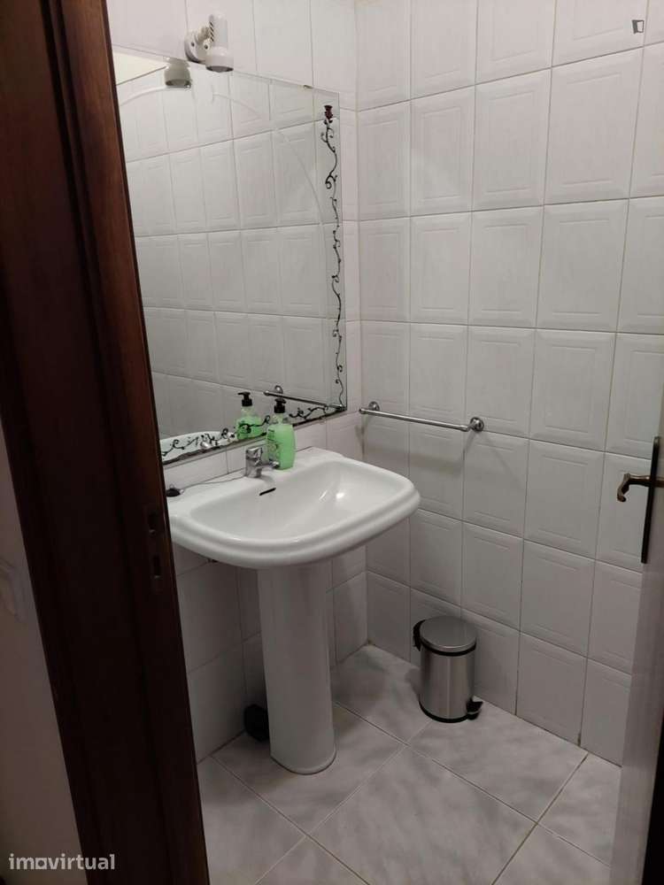 Quarto - localizado em Santarem - Grande imagem: 2/21