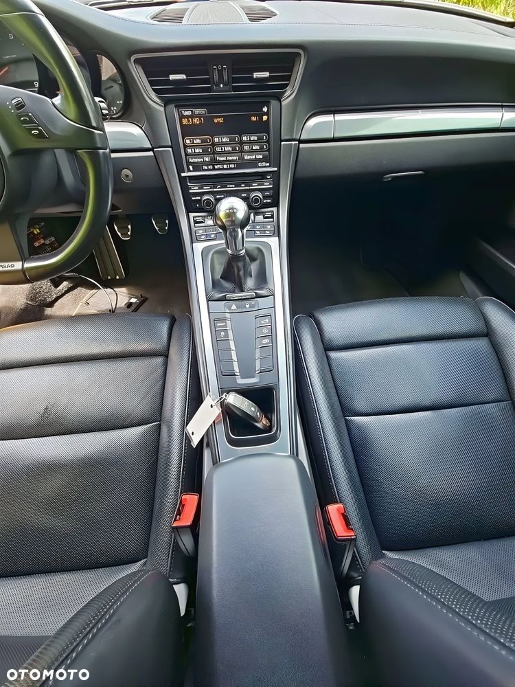 Porsche 911 Carrera - 8