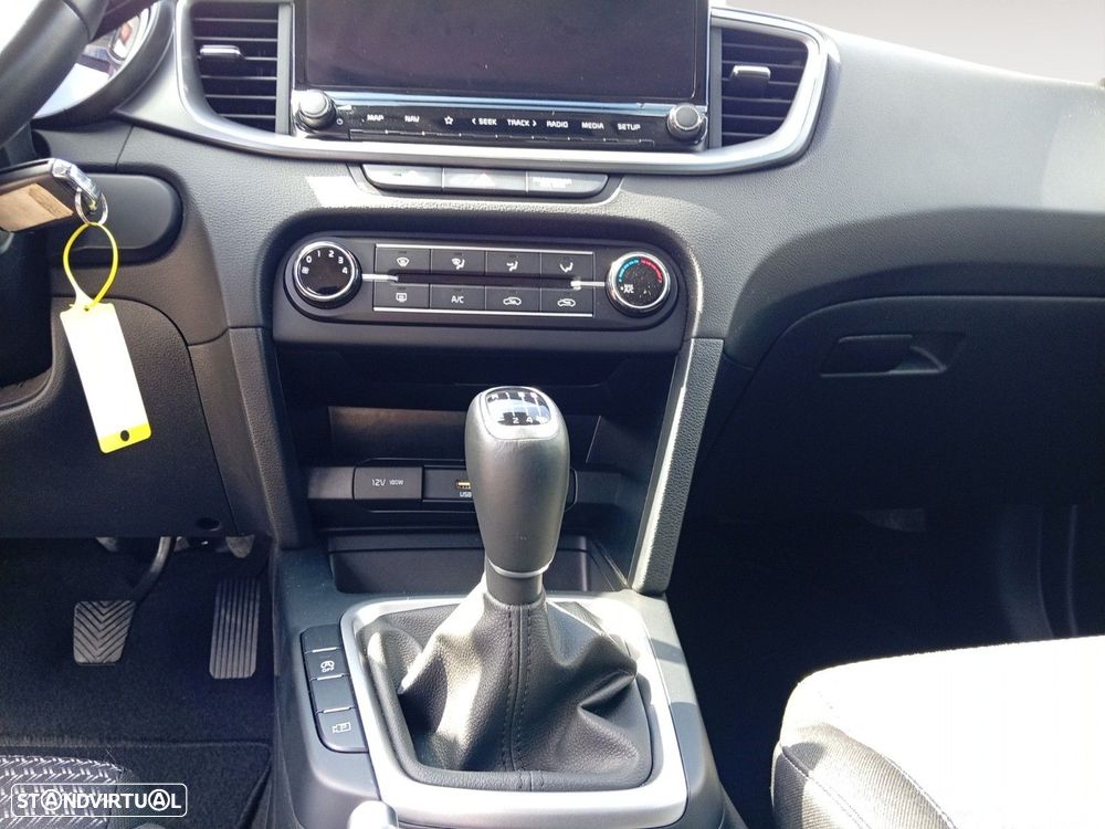 Kia XCeed 1.0 T-GDI Dynamic - 11