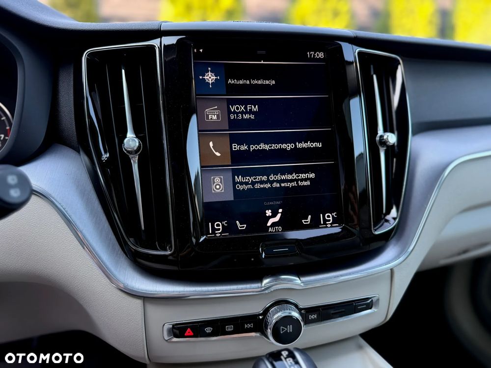 Volvo XC 60 B5 B Momentum - 18