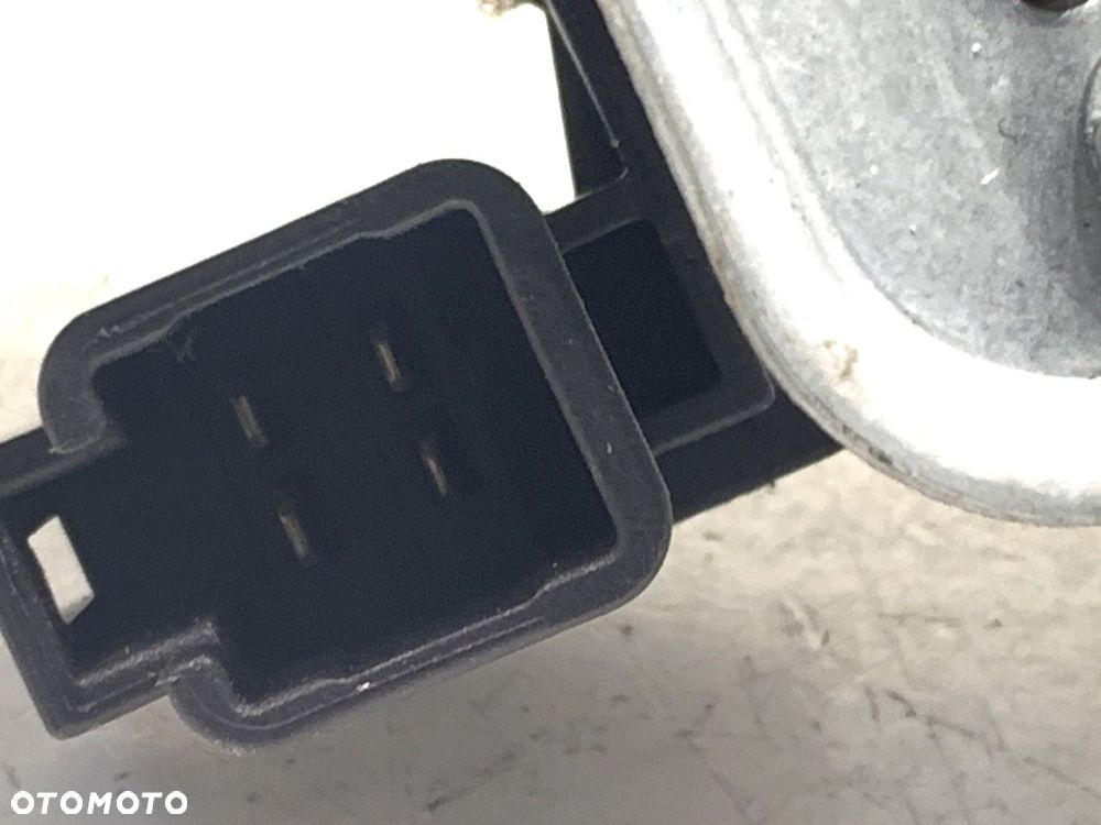 SILNIK WYCIERACZEK TYŁ  JAGUAR E-PACE (X540) 2017 - 2022 2.0 D180 AWD 132 kW [179 KM] olej - 4