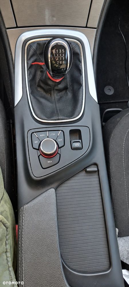 Opel Insignia - 11