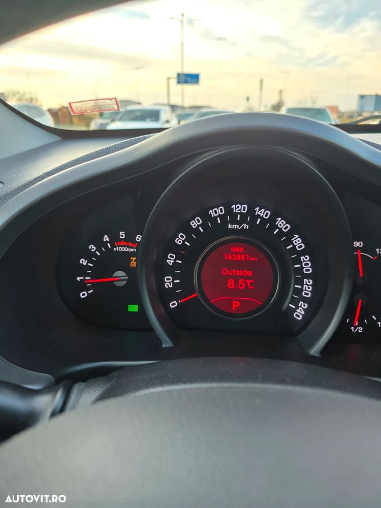 Kia Sportage 2.0 CRDI 4WD Automatik Spirit - 19