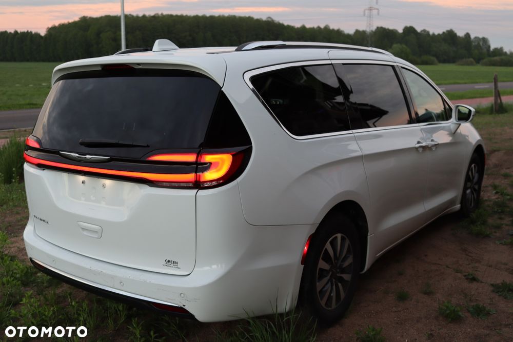 Chrysler Pacifica - 10
