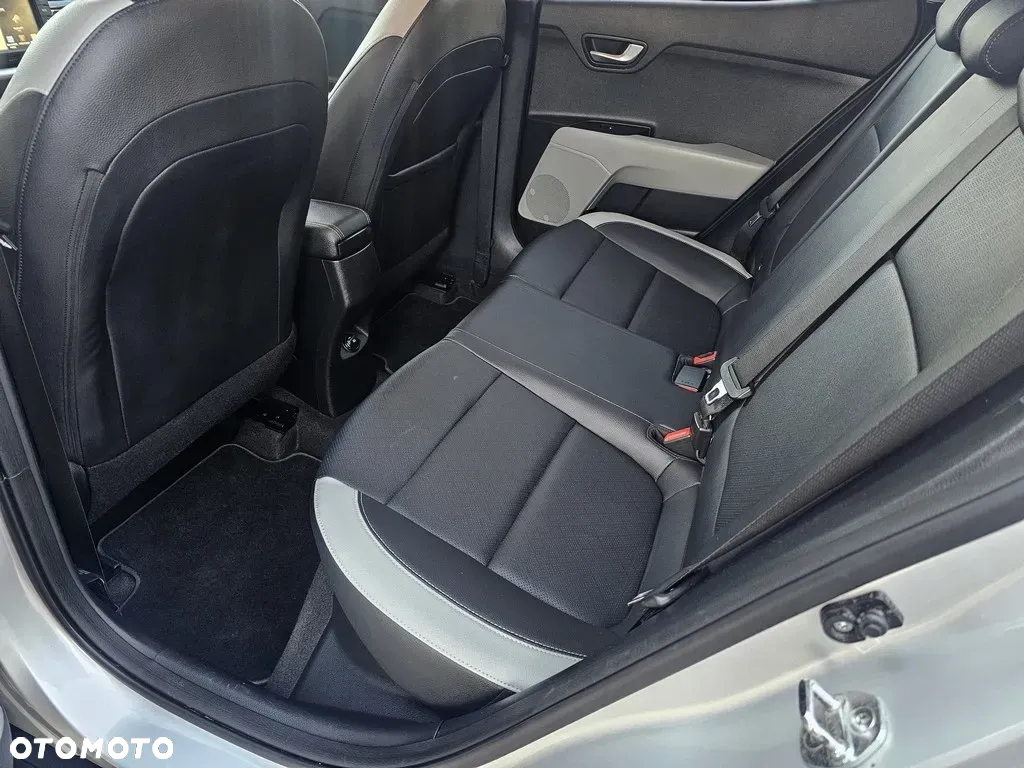 Kia Stonic 1.0 T-GDI 120 Platinum Edition - 29