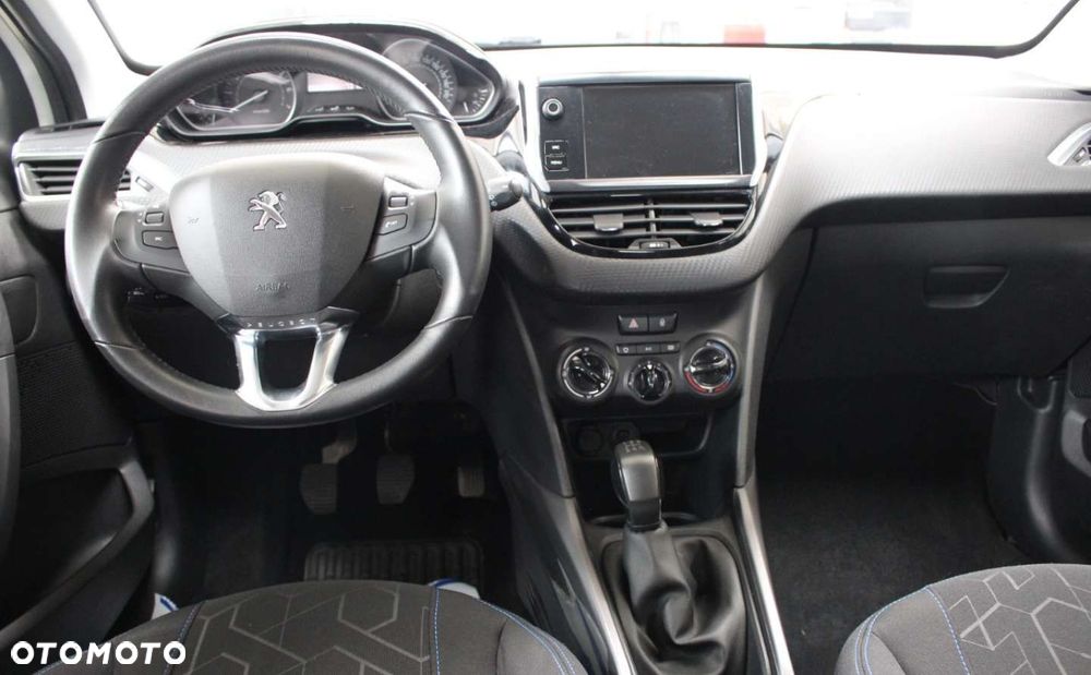 Peugeot 2008 - 11