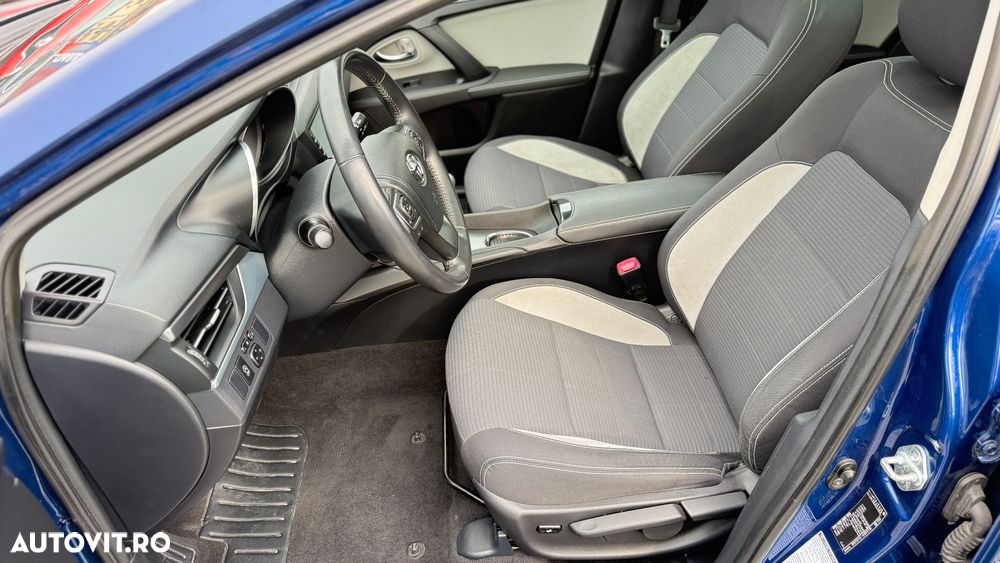 Toyota Avensis 2.0 D-4D Executive - 7