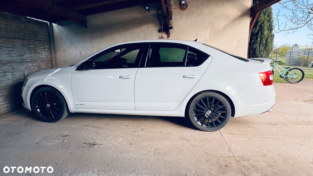 Skoda Octavia 2.0 TSI RS - 16