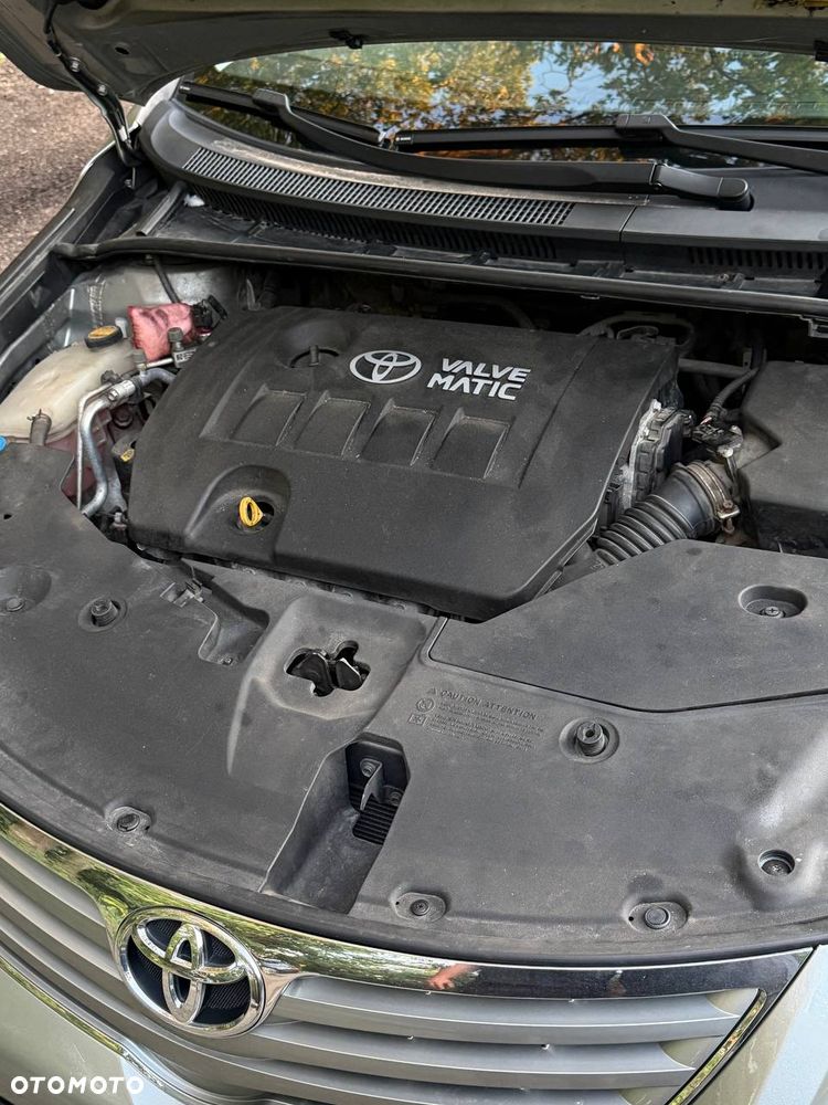 Toyota Avensis 1.6 Luna - 5