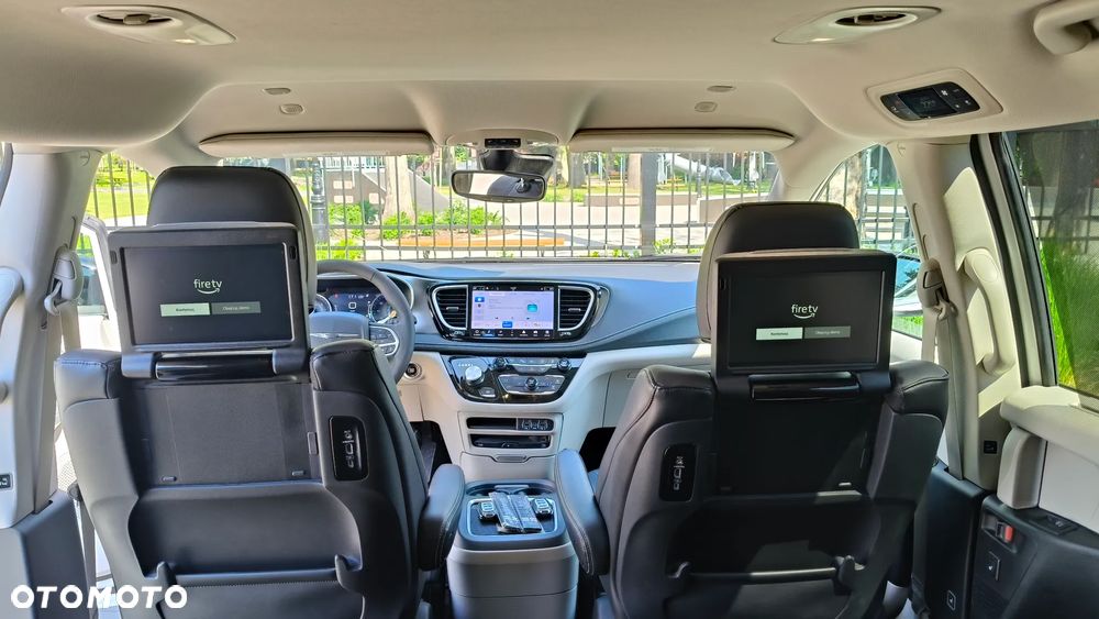 Chrysler Pacifica - 8