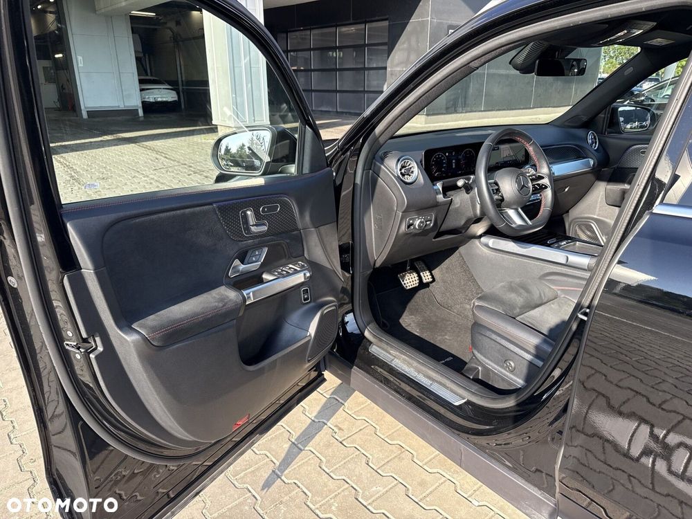 Mercedes-Benz GLB - 10