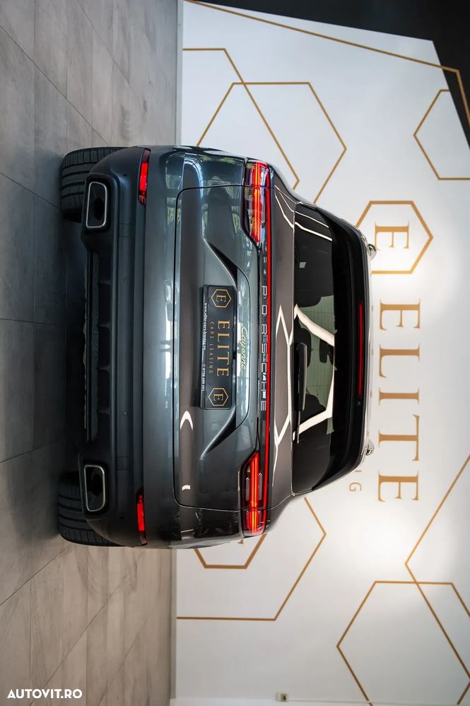 Porsche Cayenne - 10