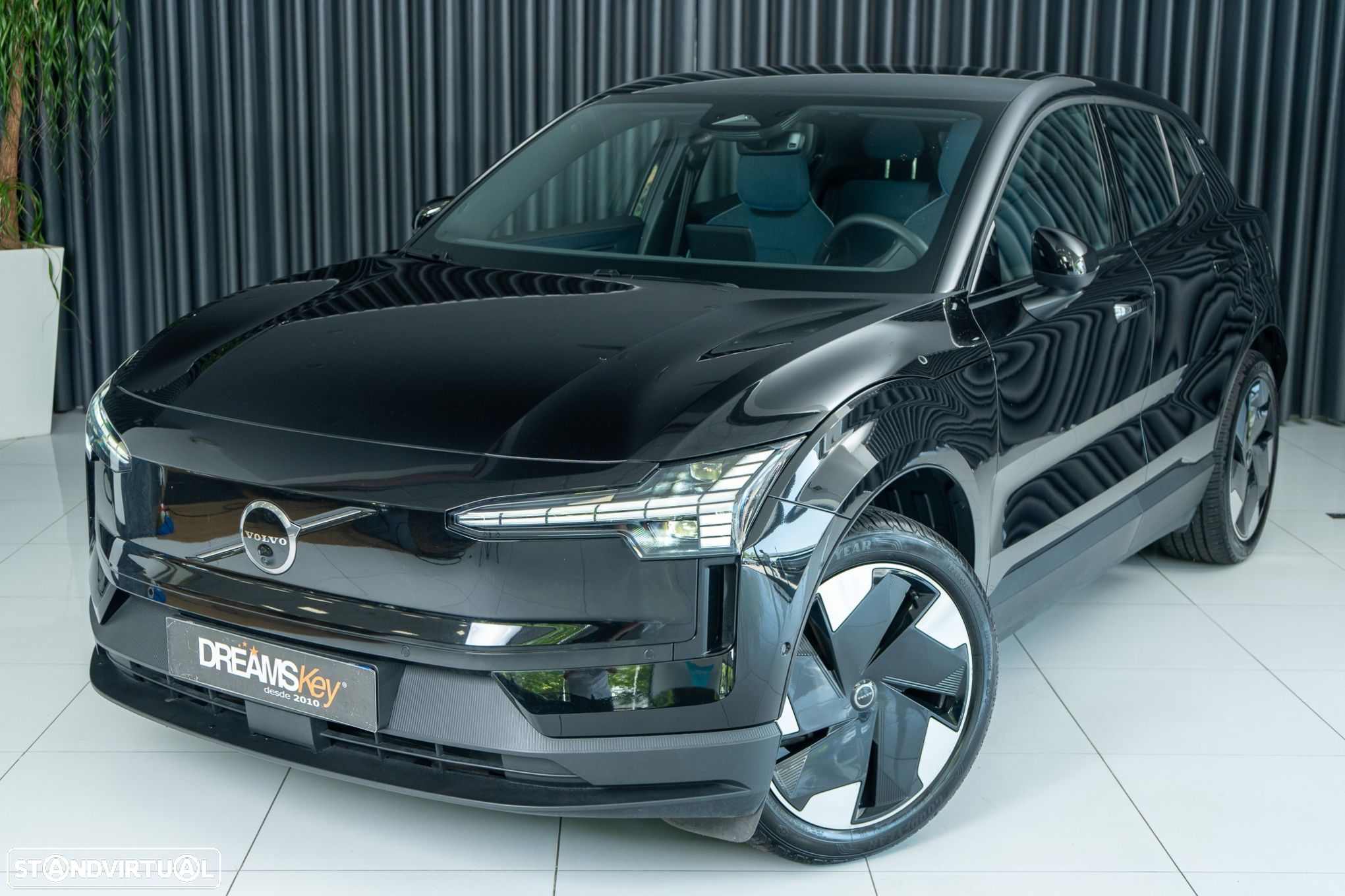 Volvo EX30 69 kWh Single Motor Extended Range Ultra - 1