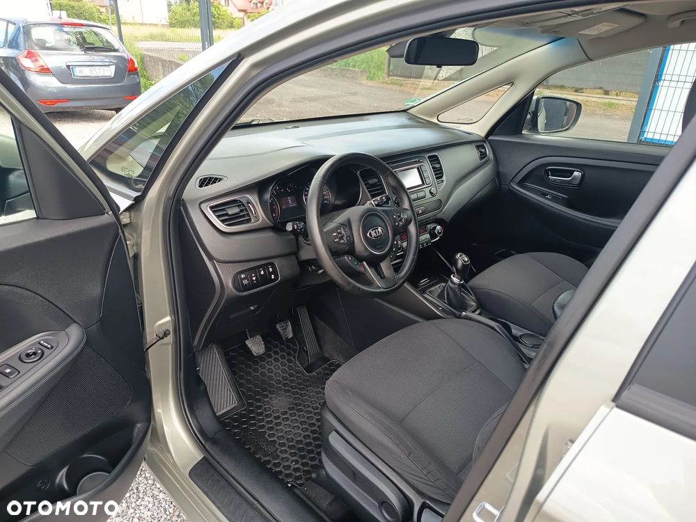 Kia Carens 1.6 GDI Dream-Team Edition - 18