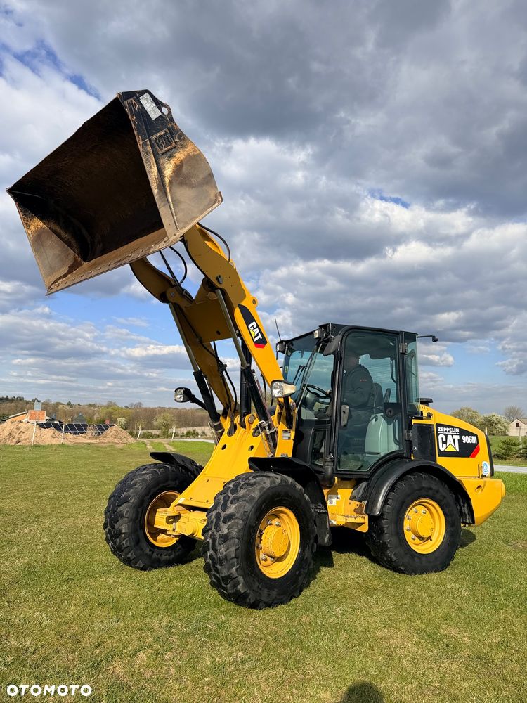 Caterpillar Ładowarka łamana 906M Cat łyżka widły 907 908 5 6 ton SZYBKOZŁĄCZE HYDRAULICZNE dodatkowe linie ZAMIATARKA za dopłatą - 21
