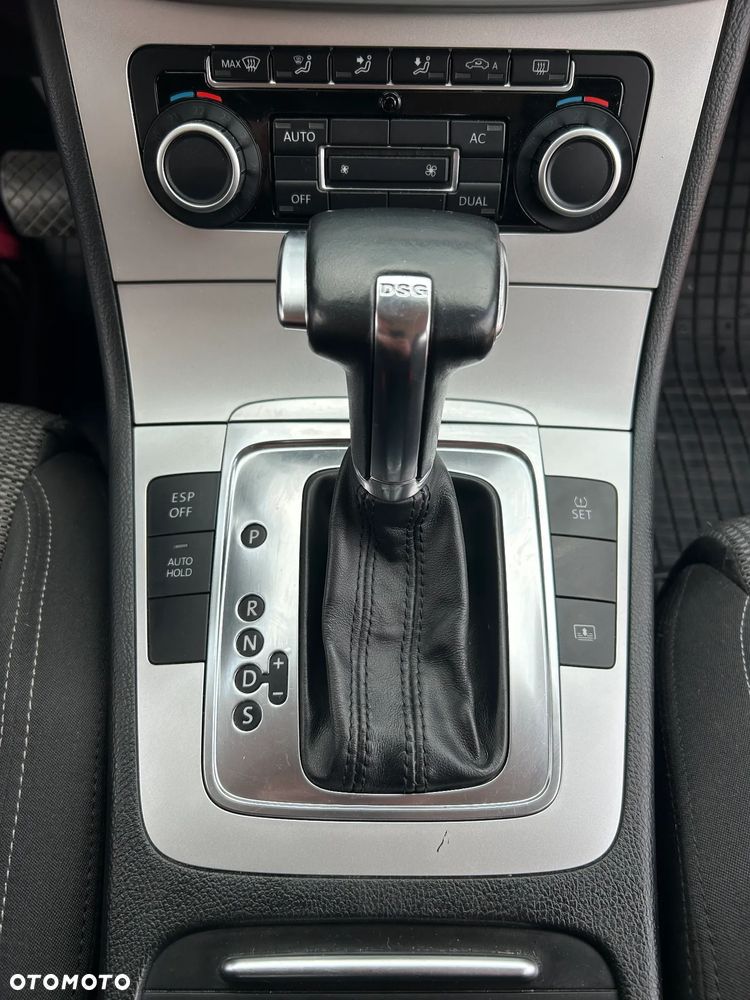 Volkswagen Passat CC - 16