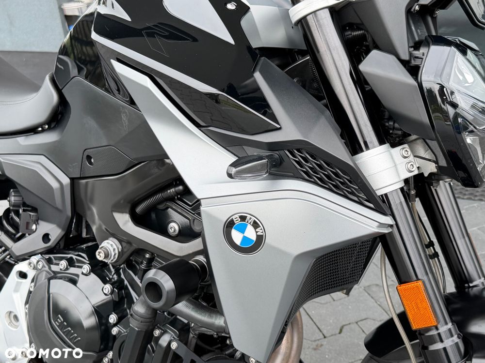 BMW F - 21