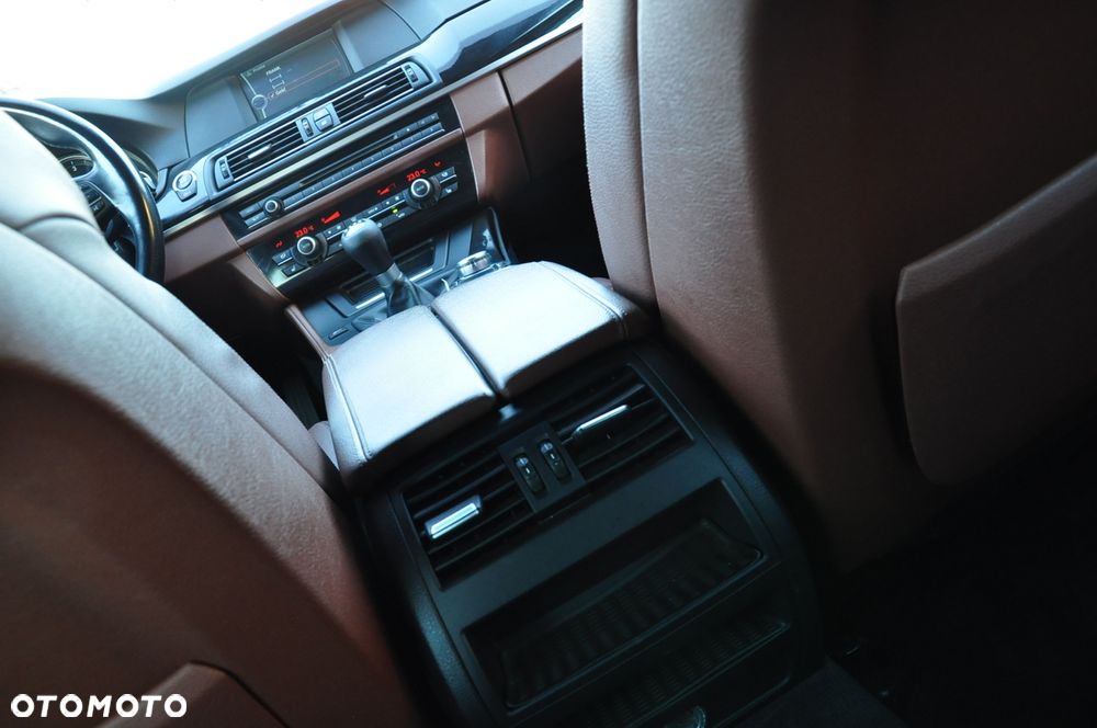 BMW Seria 5 520d - 13