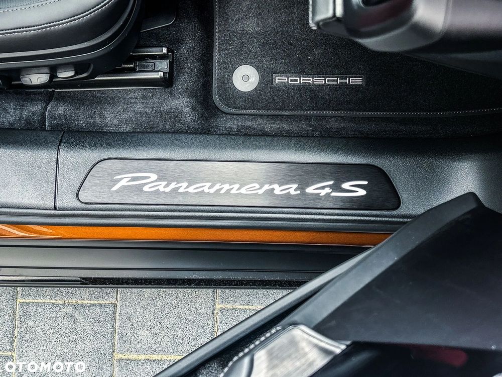 Porsche Panamera 4S E-Hybrid PHEV - 32