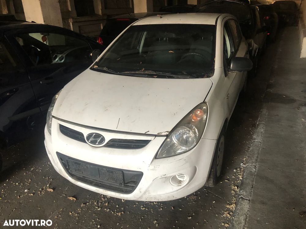 Dezmembrez Hyundai I20 alb 2010 - 2