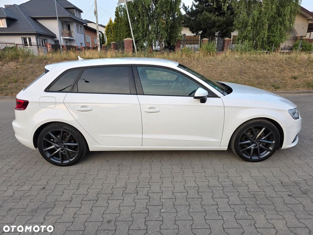 Audi A3 Sportback - 9