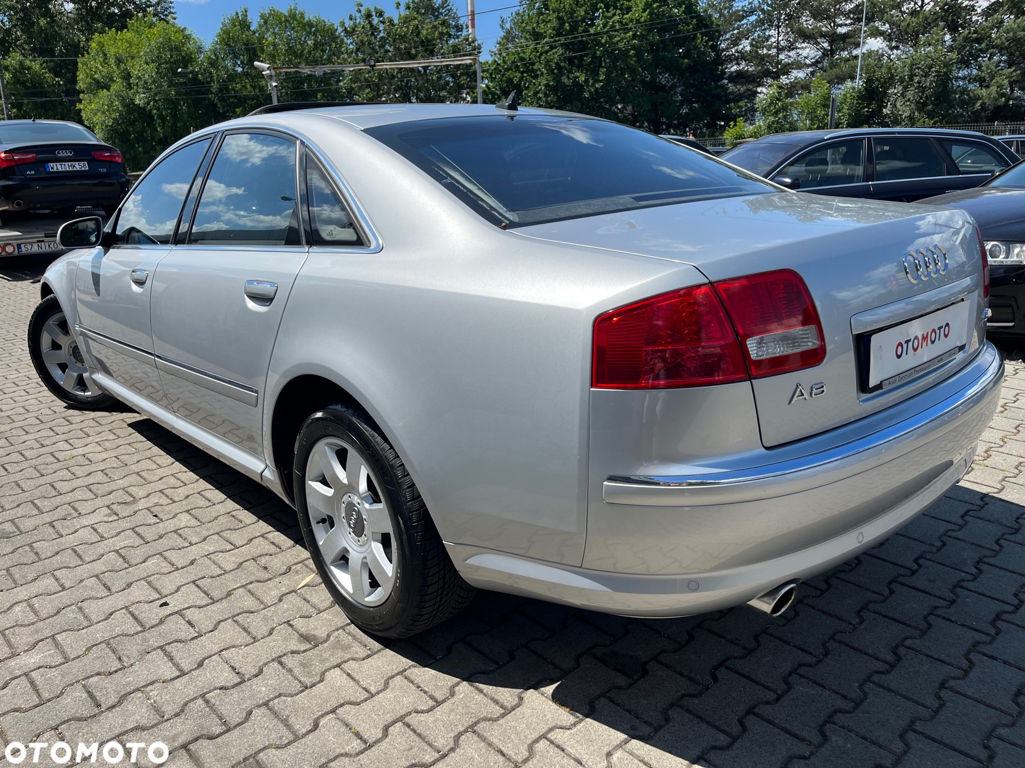 Audi A8 4.2 Quattro - 3