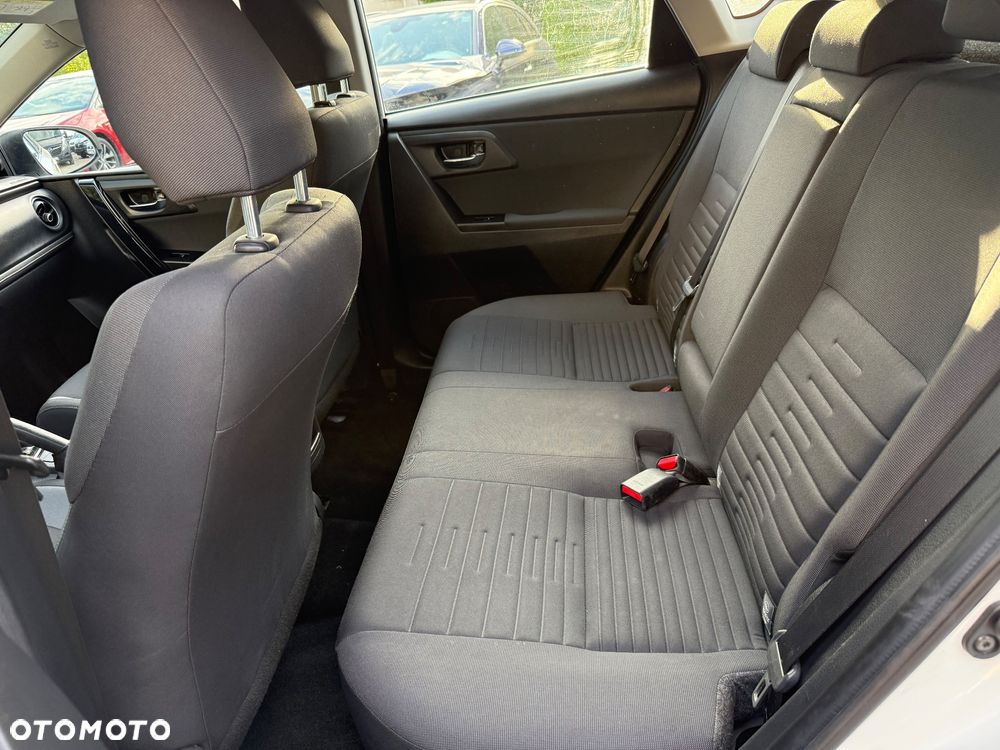 Toyota Auris 1.6 D-4D Executive - 26