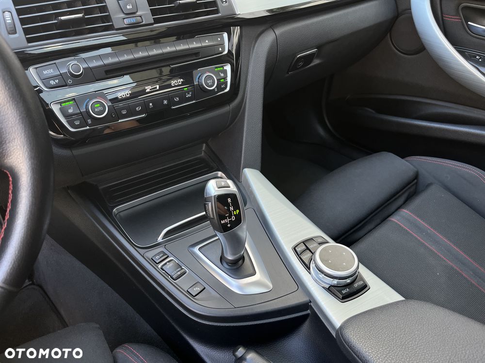 BMW Seria 3 320d Sport Line Shadow - 22
