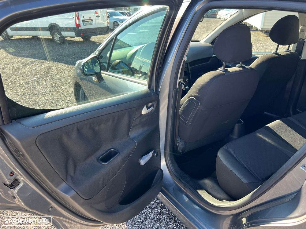 Peugeot 207 1.4 16V Active - 13