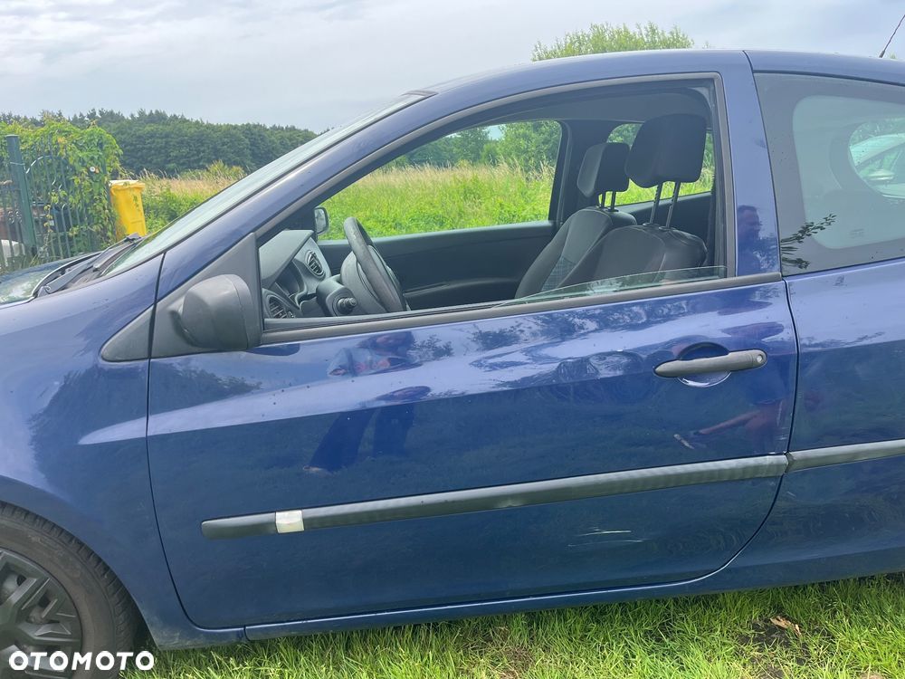 Renault Clio 1.2 16V Authentique - 3