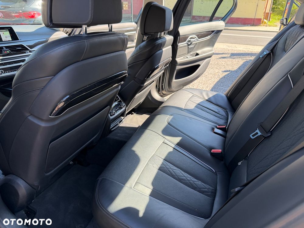 BMW Seria 7 740Ld xDrive - 28