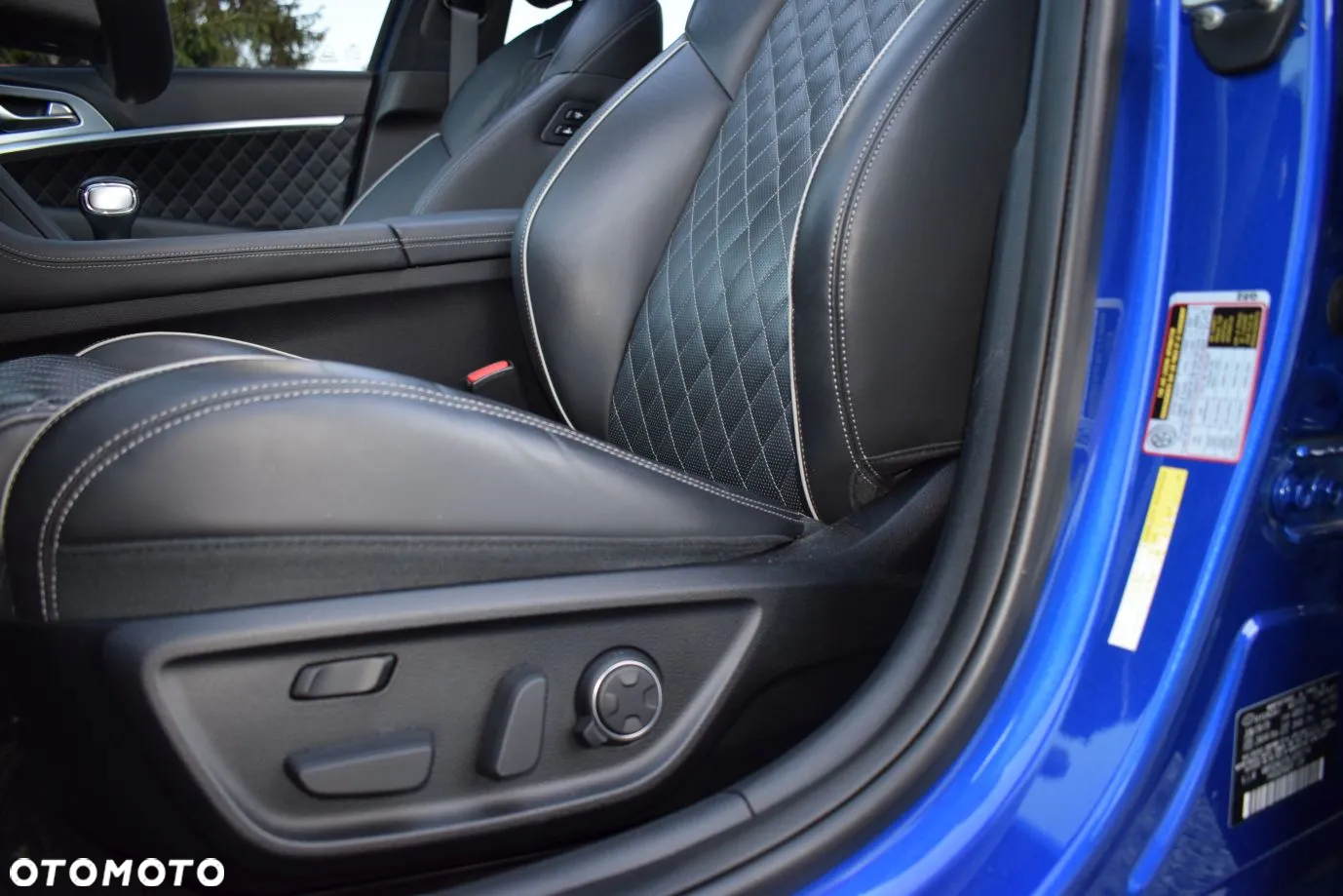 Genesis G70 - 13