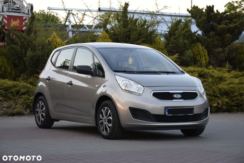 Kia Venga - 38
